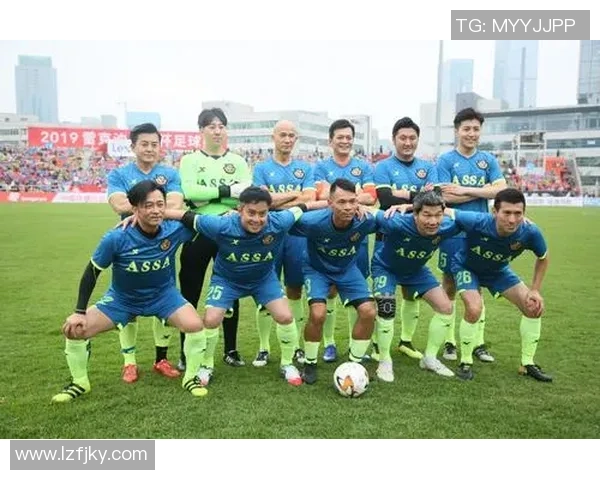 深圳足球队在足球团队协作排行榜中荣登第八名展现出色团队精神与协作能力