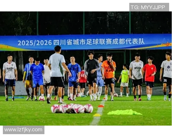 成都足球队中路突破战术解析与实战应用探讨 成都足球队中路突破战术解析与实战应用探讨