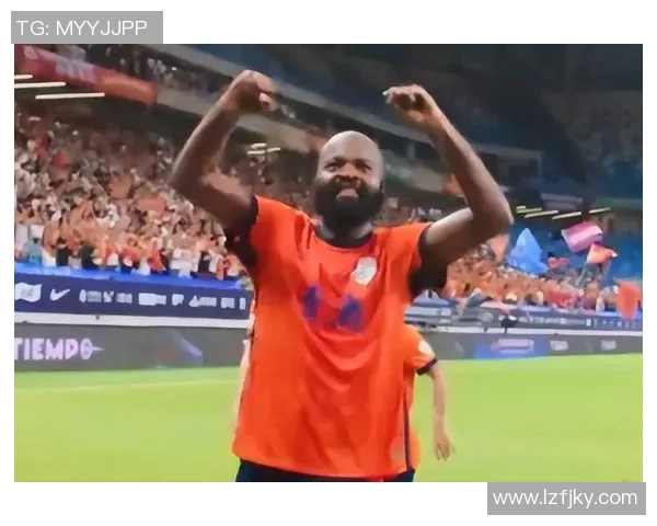 足球明星假装被人打引发热议网友热评其表演功力与职业道德 足球明星假装被人打引发热议网友热评其表演功力与职业道德